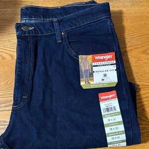Men’s Wrangler Dark Blue Regular Fit Jeans NWT 38x30